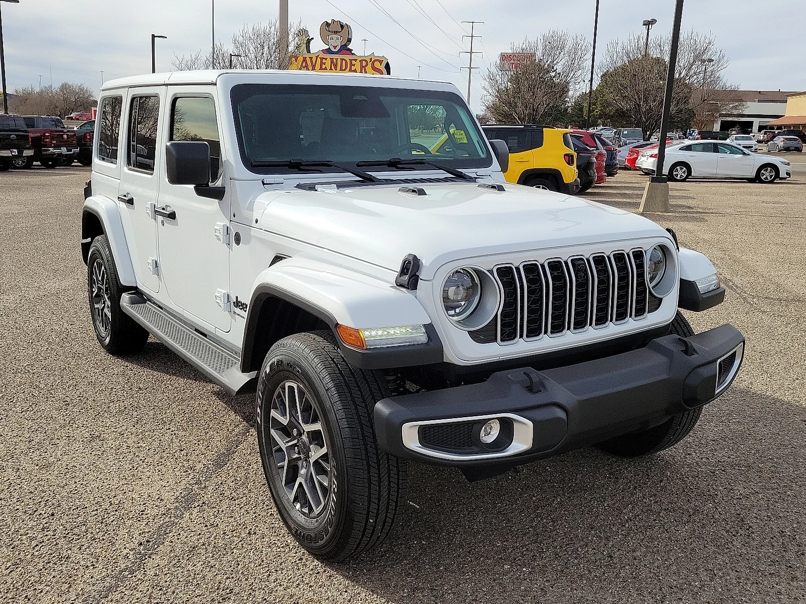 New 2026 PW7 Bright Whit Jeep 4-DOOR SAHARA image 6