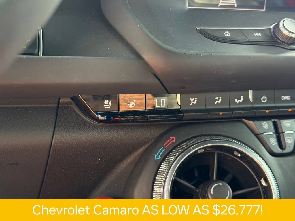 Used 2022 BLACK Chevrolet 2LT image 21