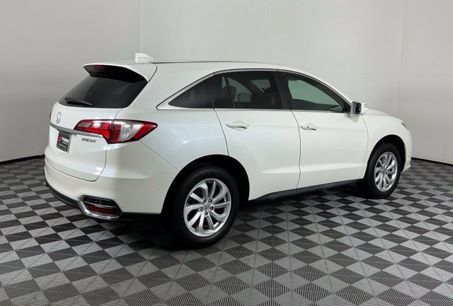 Used 2017 White Diamond Pearl Acura  image 7