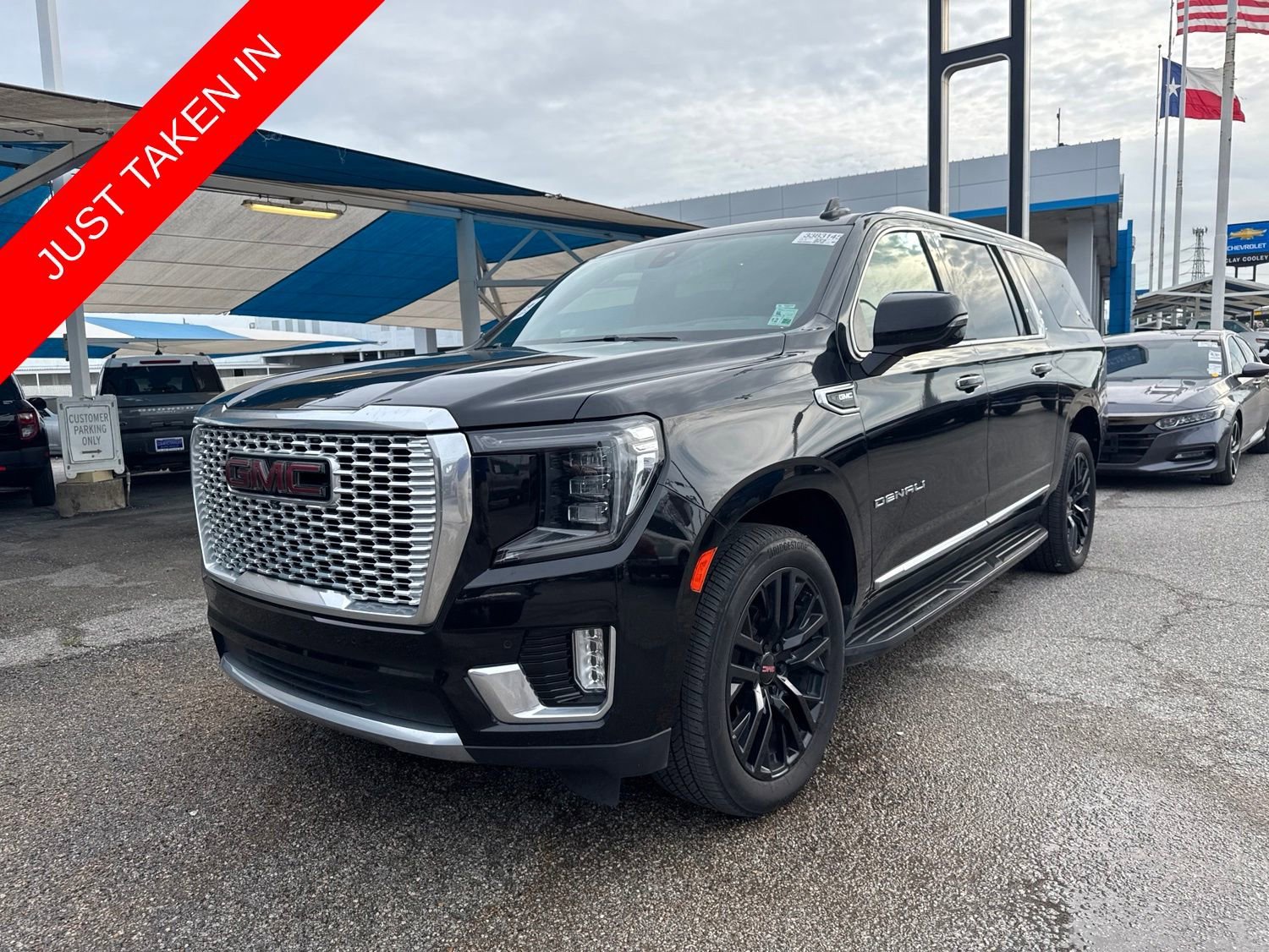 2021 GMC Yukon Denali 2WD's photo