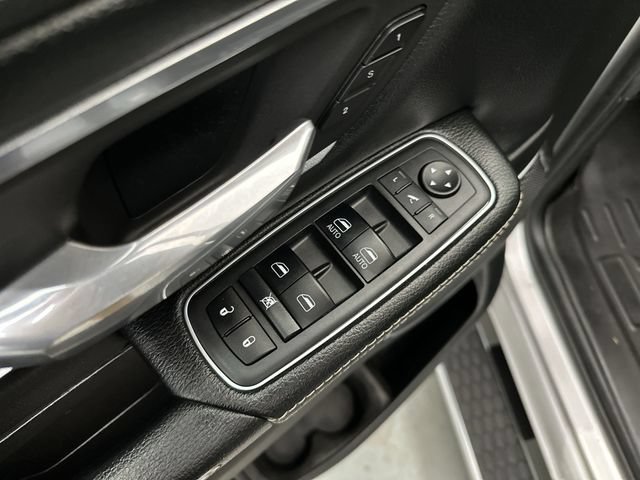 Used 2019 Silver Ram Laramie image 18