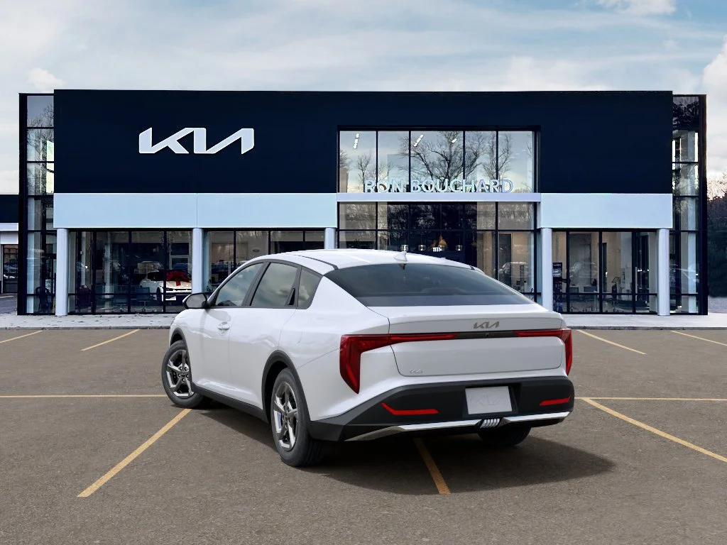 New 2026 SNOW WHITE PEARL Kia LXS image 4