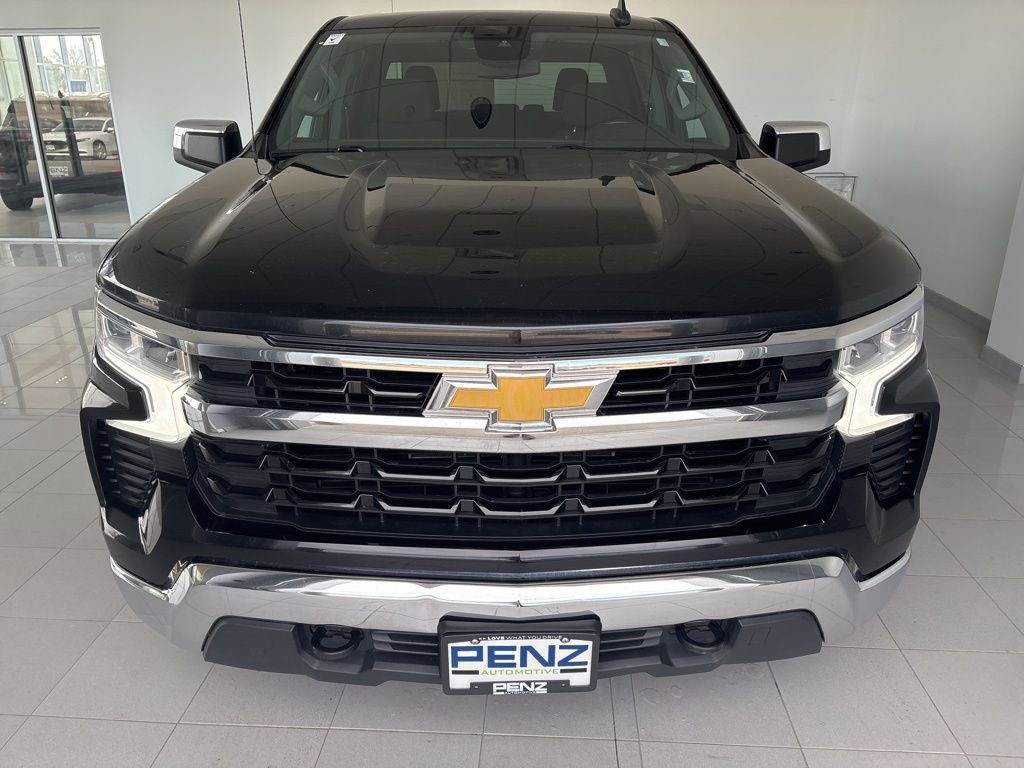 Used 2022 Chevrolet Silverado 1500 LT with VIN 3GCPDDEK5NG555159 for sale in Spring Valley, Minnesota