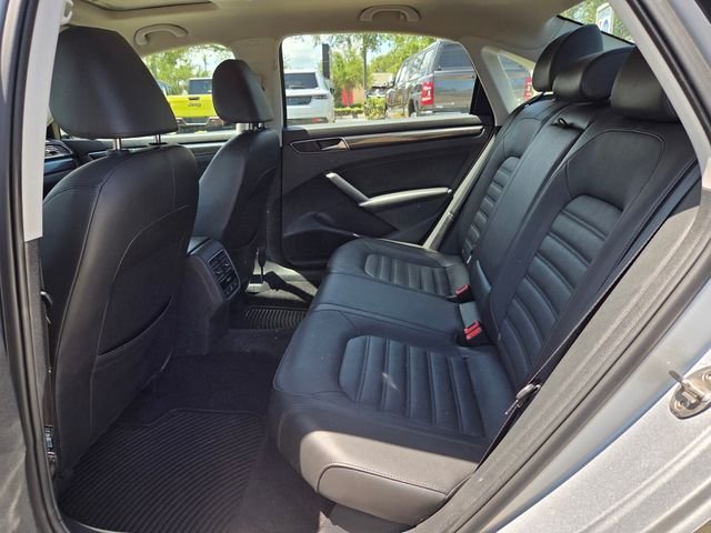 Used 2018 Silver Volkswagen 2.0T SEL Premium image 13