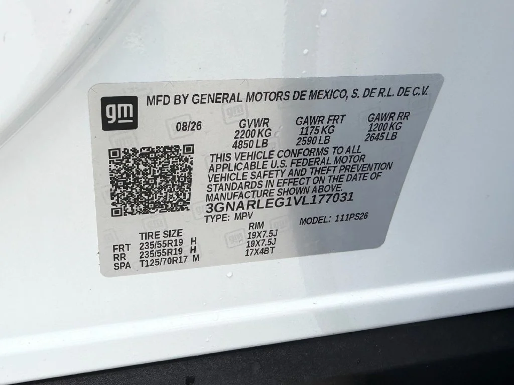 New 2027 Polar White Tricoat Chevrolet RS image 18