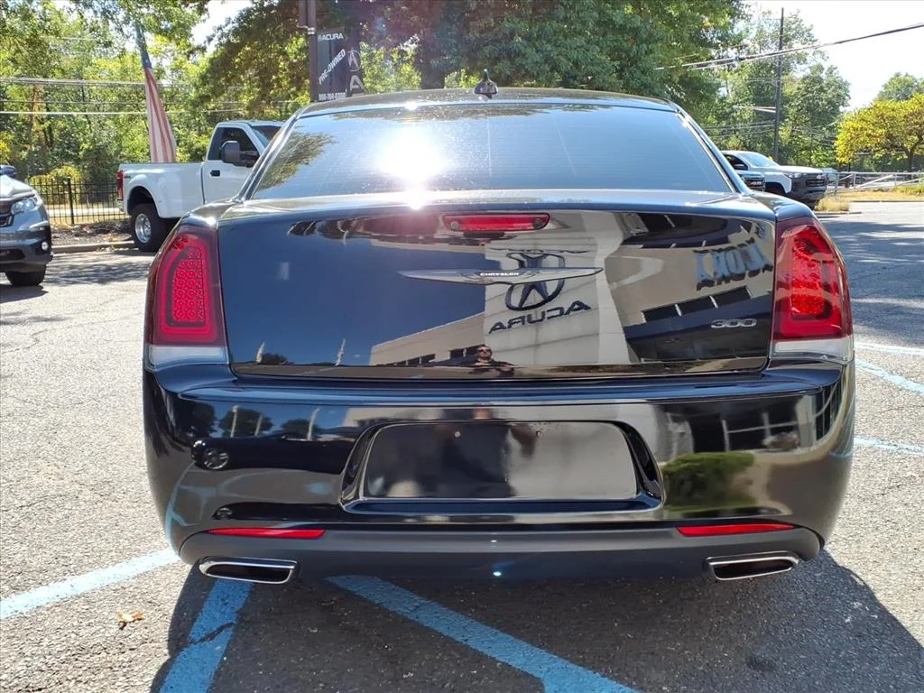 2022 Chrysler 300 Touring - Photo 5