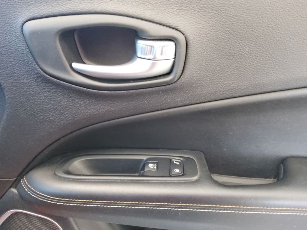 Used 2018 Orange Jeep Sport image 15