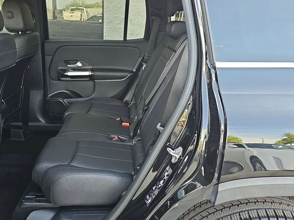 Used 2021  Mercedes-Benz GLB 250 image 13