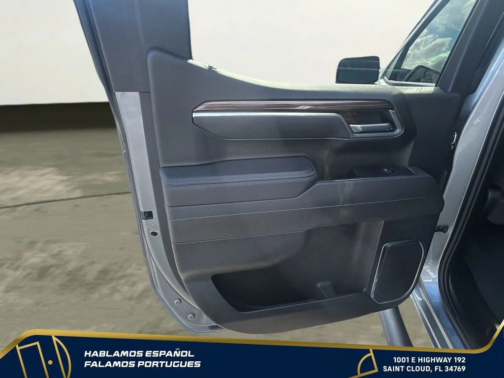 Used 2025 Sterling Gray Metallic Chevrolet RST image 24