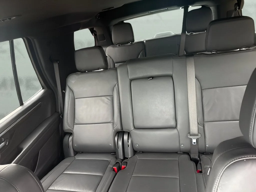 Used 2025 Summit White Chevrolet LT image 12