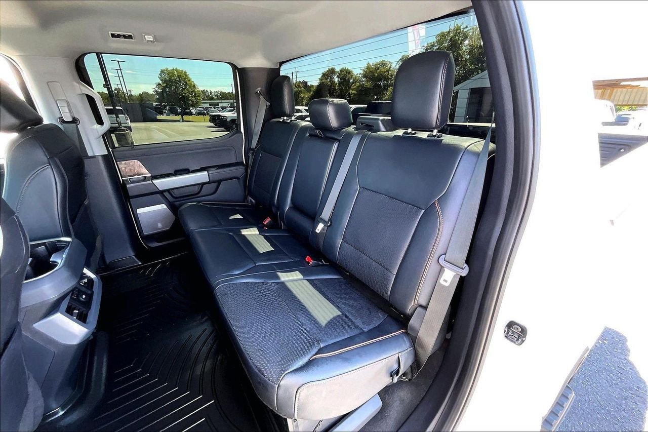 Used 2025 OXFORD WHITE Ford LARIAT image 25