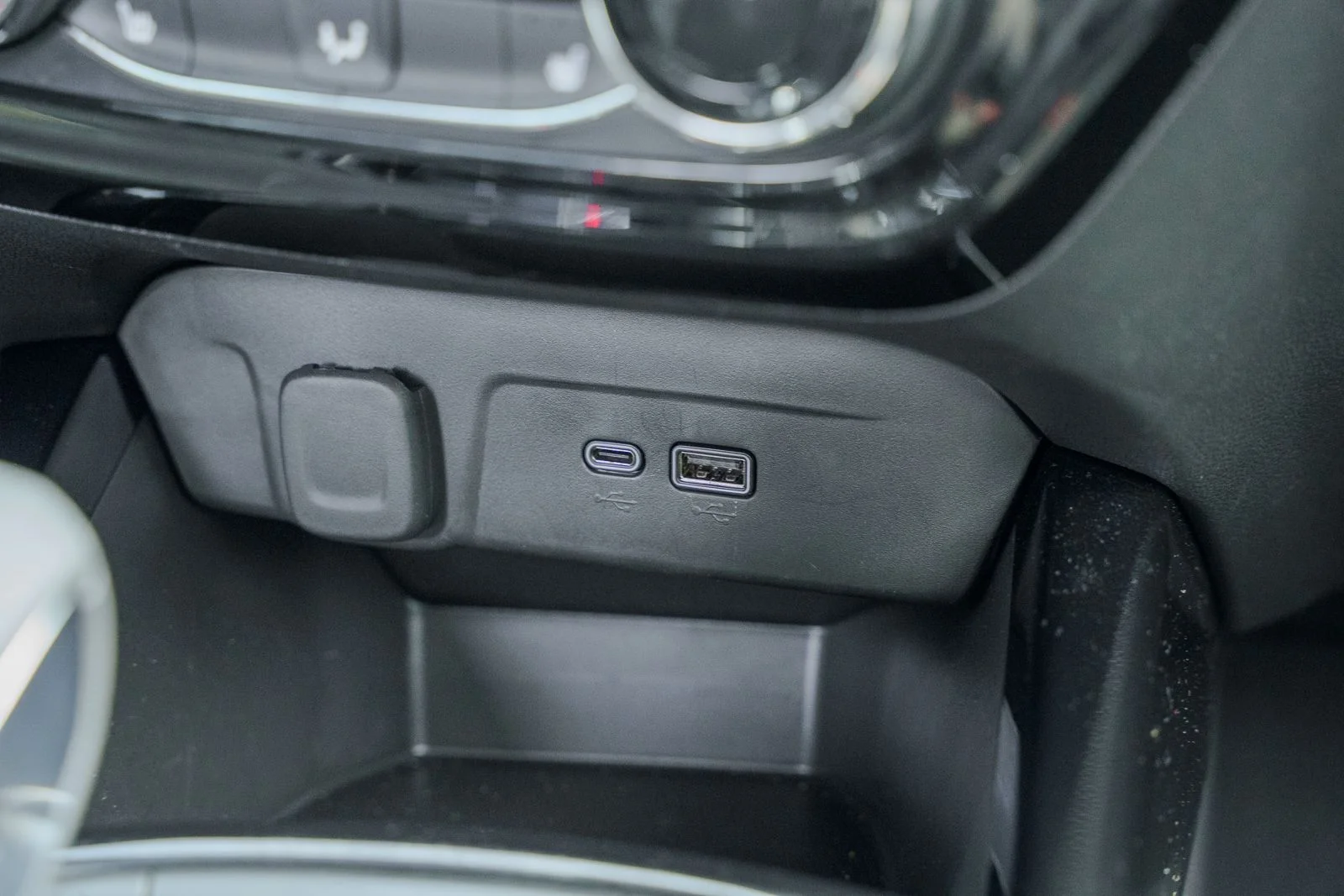 Used 2025 Gray Chevrolet ACTIV image 31