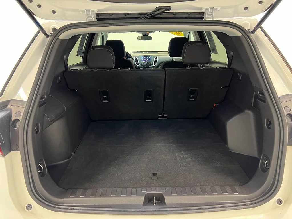 Used 2022 White Chevrolet LT image 30