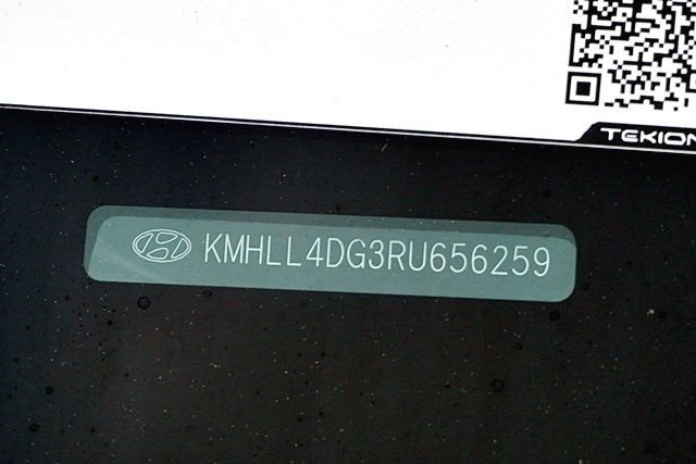 Used 2024 Black Hyundai SE image 30