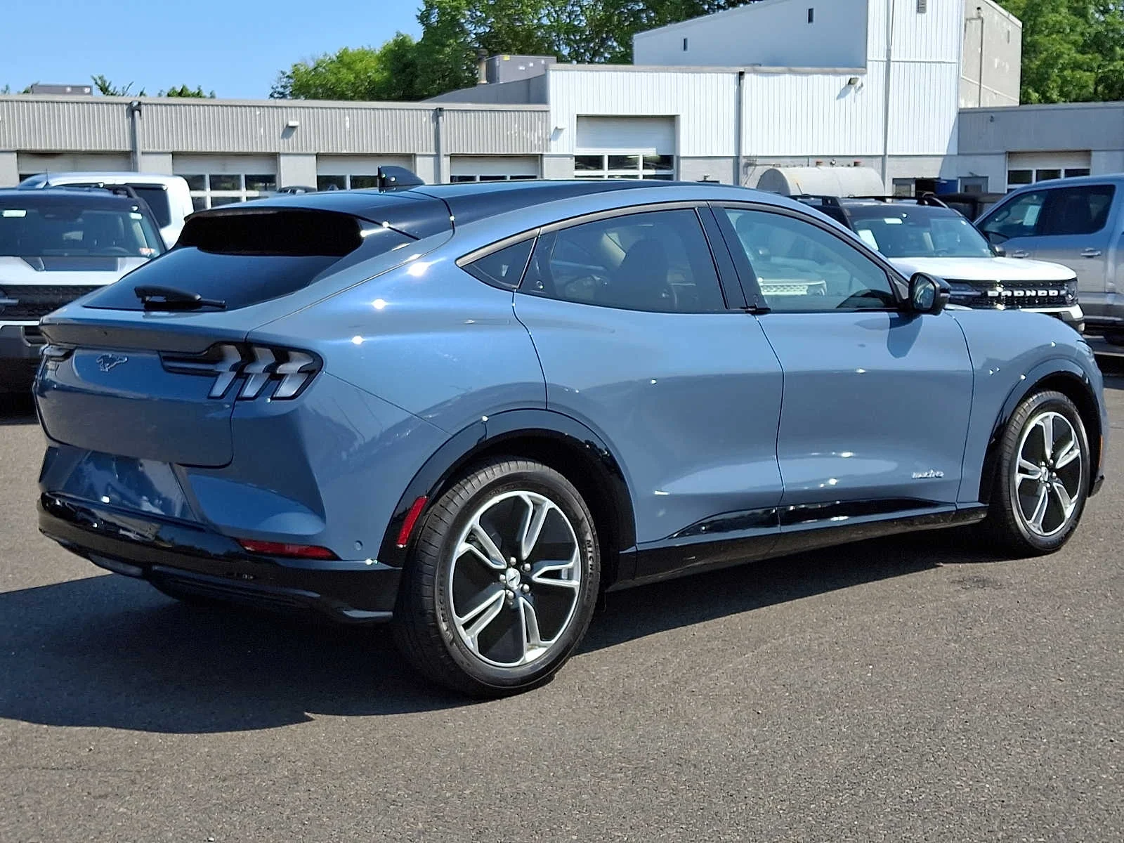 Used 2023 Vapor Blue Ford Premium image 6