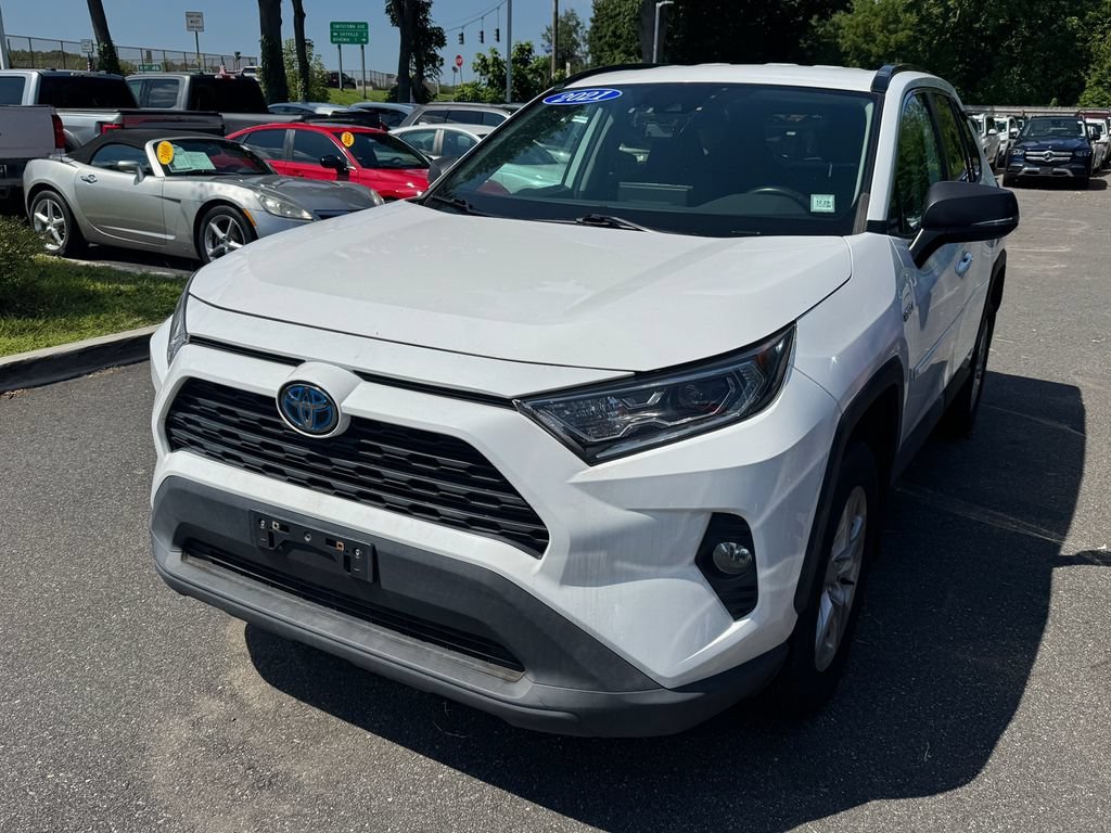 2021 Toyota RAV4 XLE - Photo 7