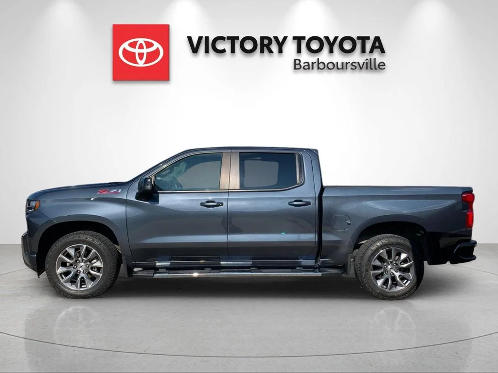 Used 2022 Gray Chevrolet RST image 2