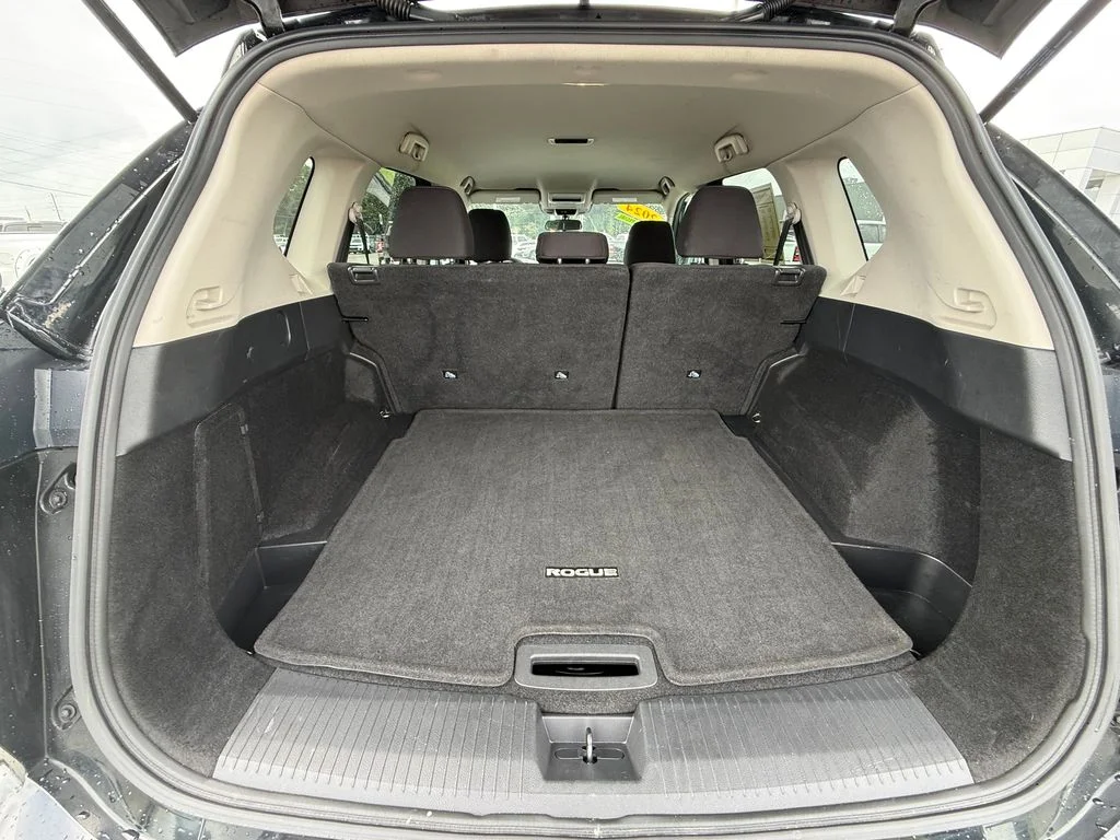 Used 2024 Black Nissan S image 22