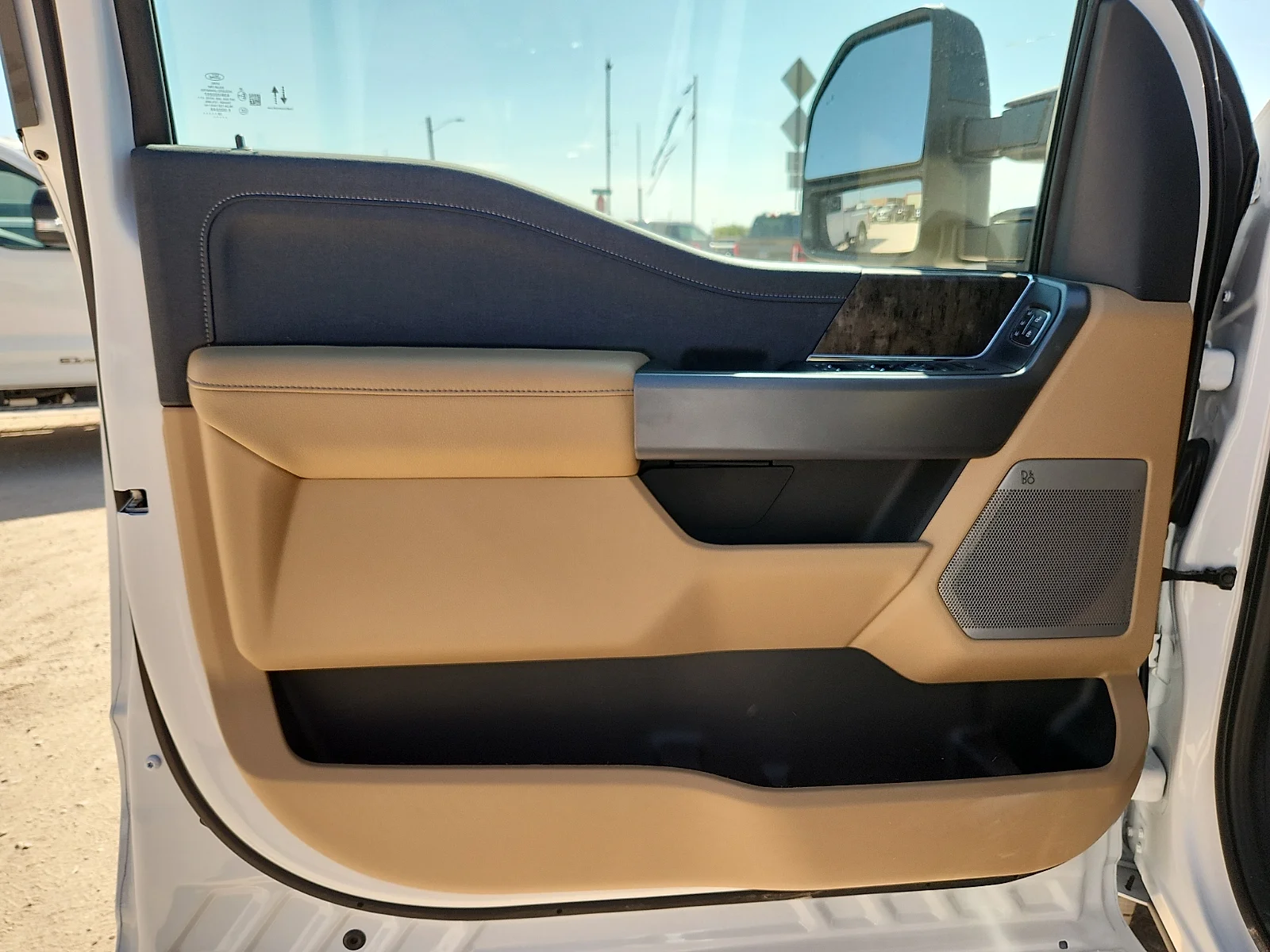 New 2026 Oxford White Ford Lariat image 14