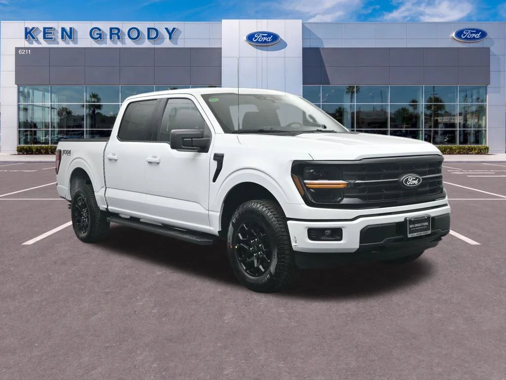 New 2026 White Ford XLT image 1