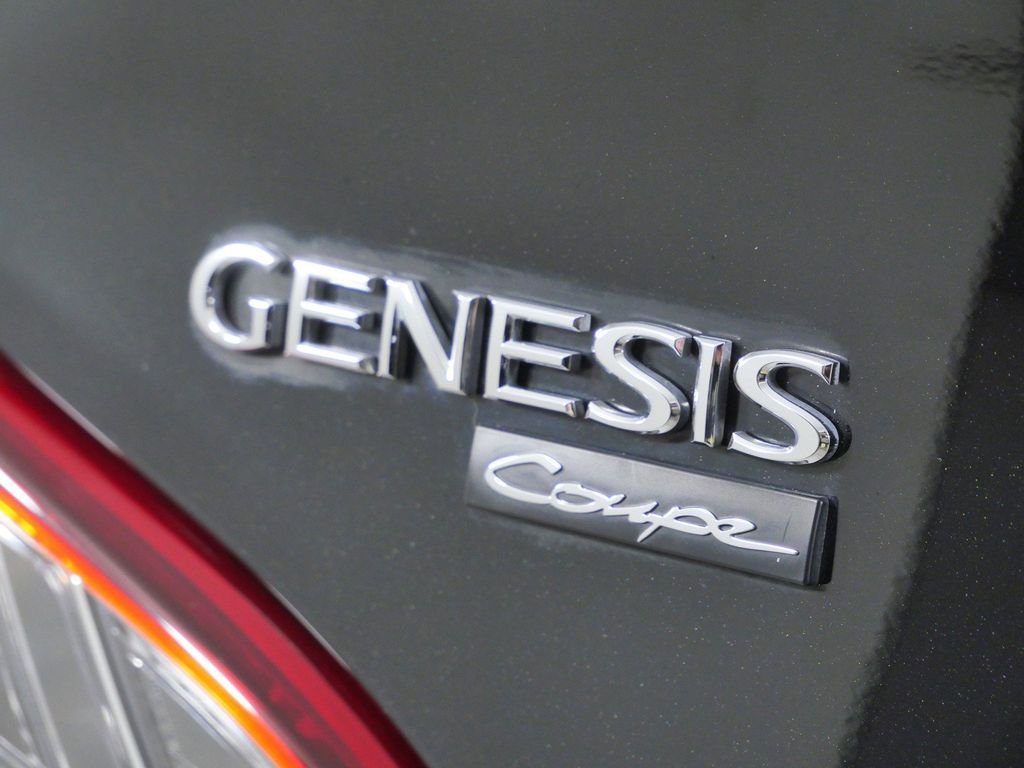 Used 2015 Black Hyundai 3.8 image 13