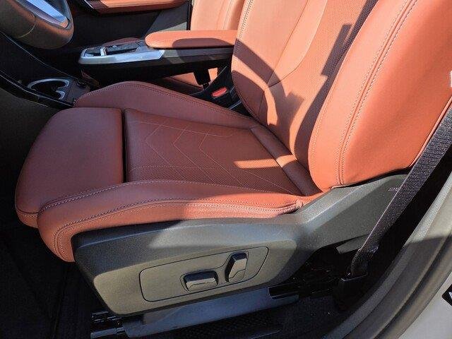 Used 2026 Dune Grey Metallic BMW xDrive28i image 10