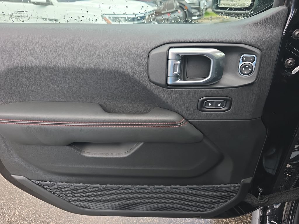 New 2026 Black Clear-Coat Exterior Paint Jeep Rubicon X image 17