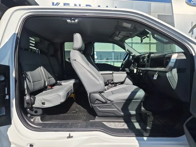 2025 Ford F-350 Super Duty Chassis Cab XL - Photo 30
