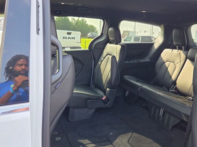 2026 Chrysler Pacifica Select - Photo 8