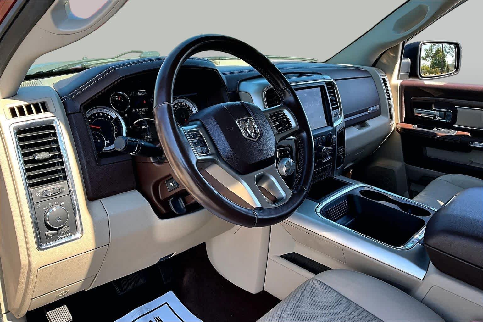 Used 2018 Delmonico Red Pearlcoat Ram Laramie image 18