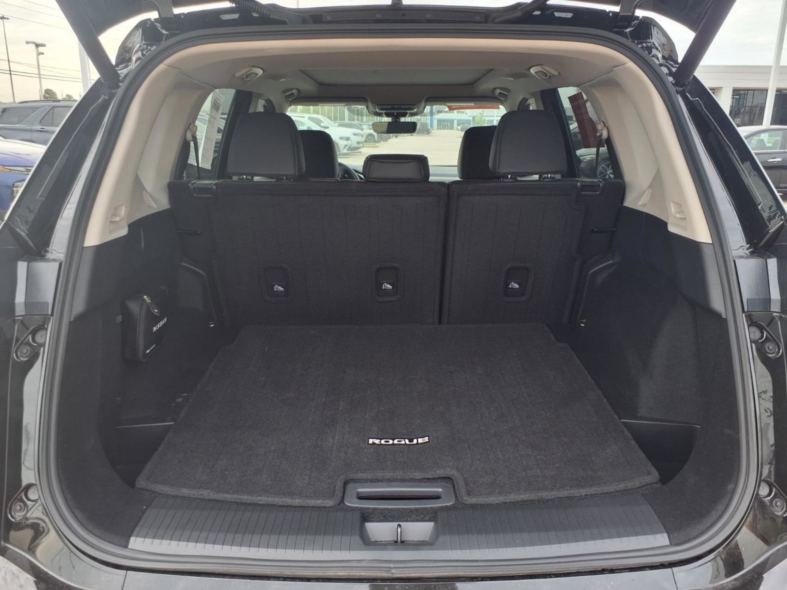 Certified Used 2026 Super Black Nissan Dark Armor image 9