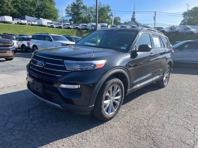 Used 2023 Agate Black Metallic Ford XLT image 4