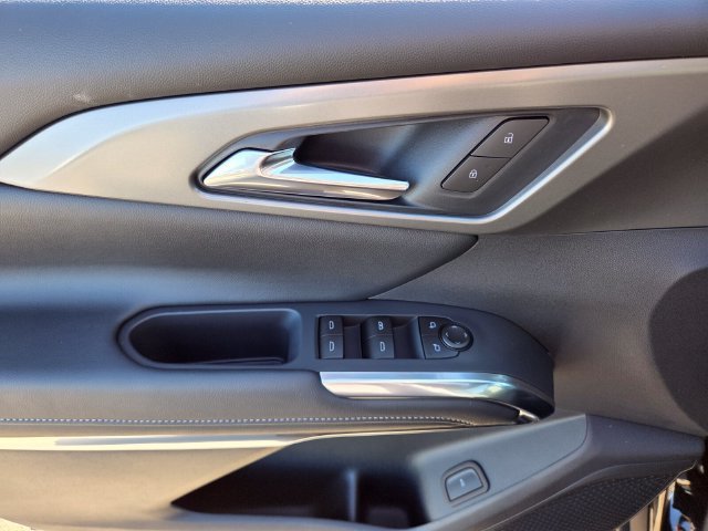 2027 Chevrolet Traverse LT - Photo 10