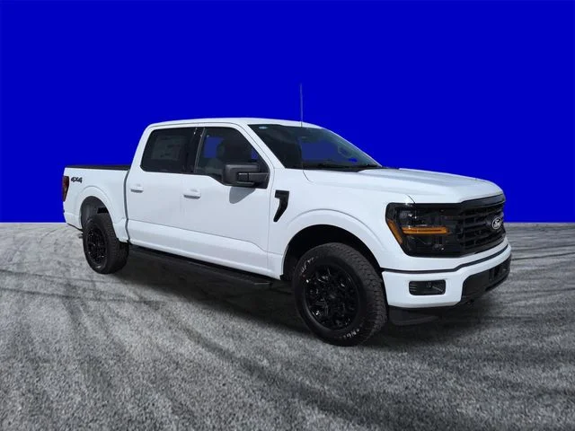 New 2026 Oxford White Ford XLT image 2