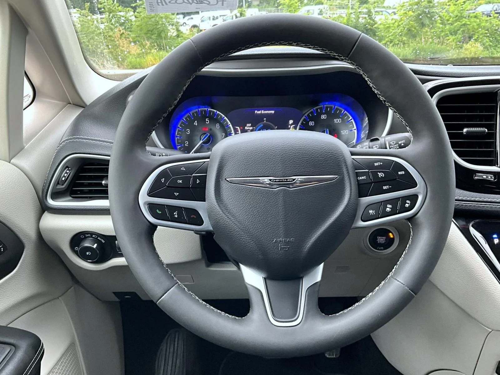 Used 2022 White Chrysler Touring L image 13