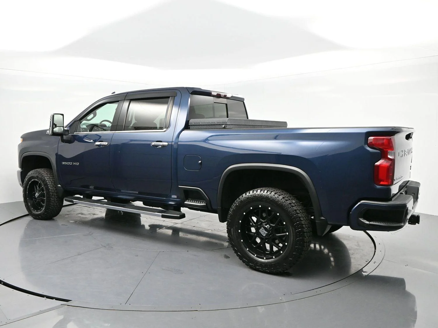 Used 2020 NORTHSKY BLUE METALLIC Chevrolet High Country image 5