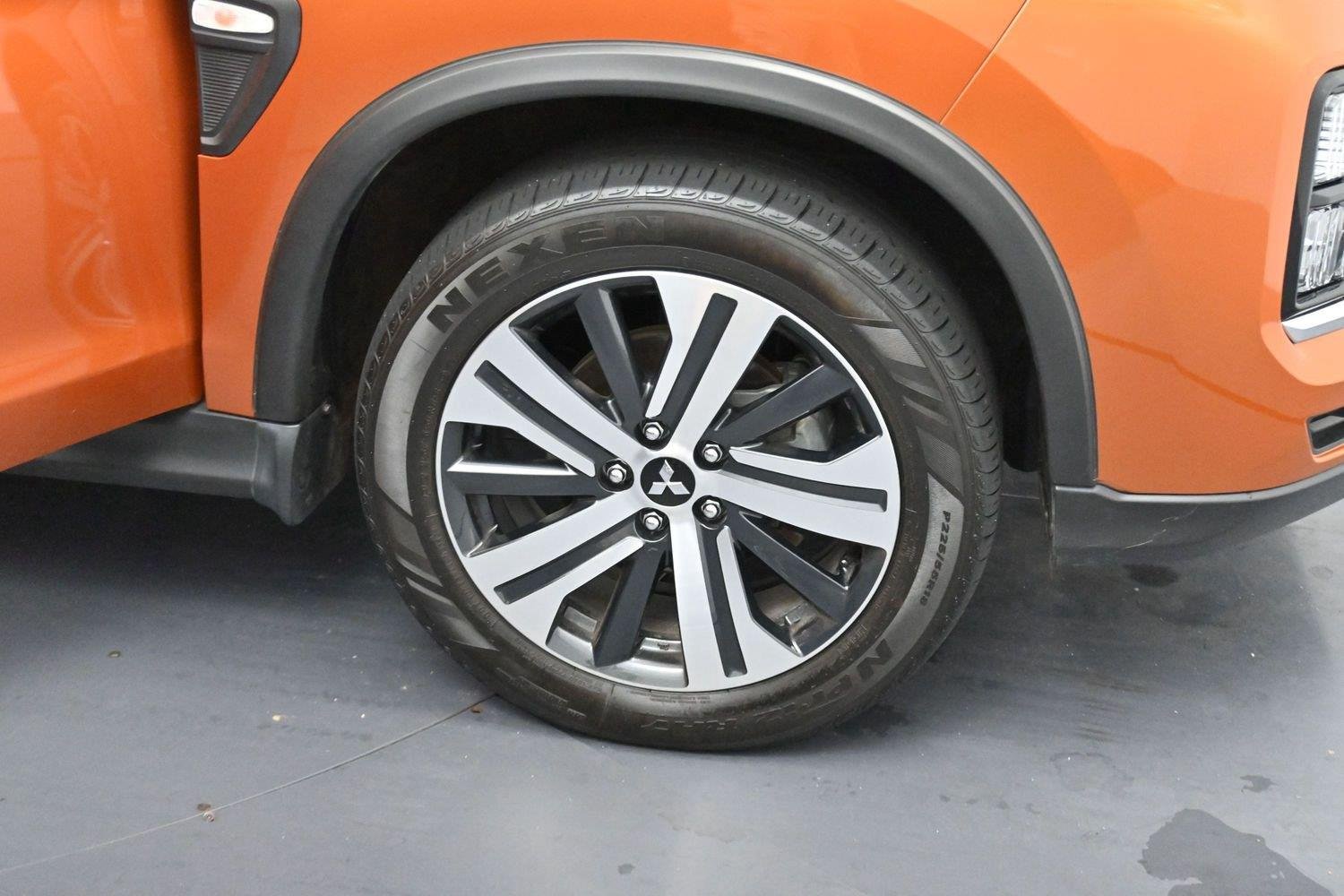 Used 2024 Sunshine Orange Metallic Mitsubishi ES image 28
