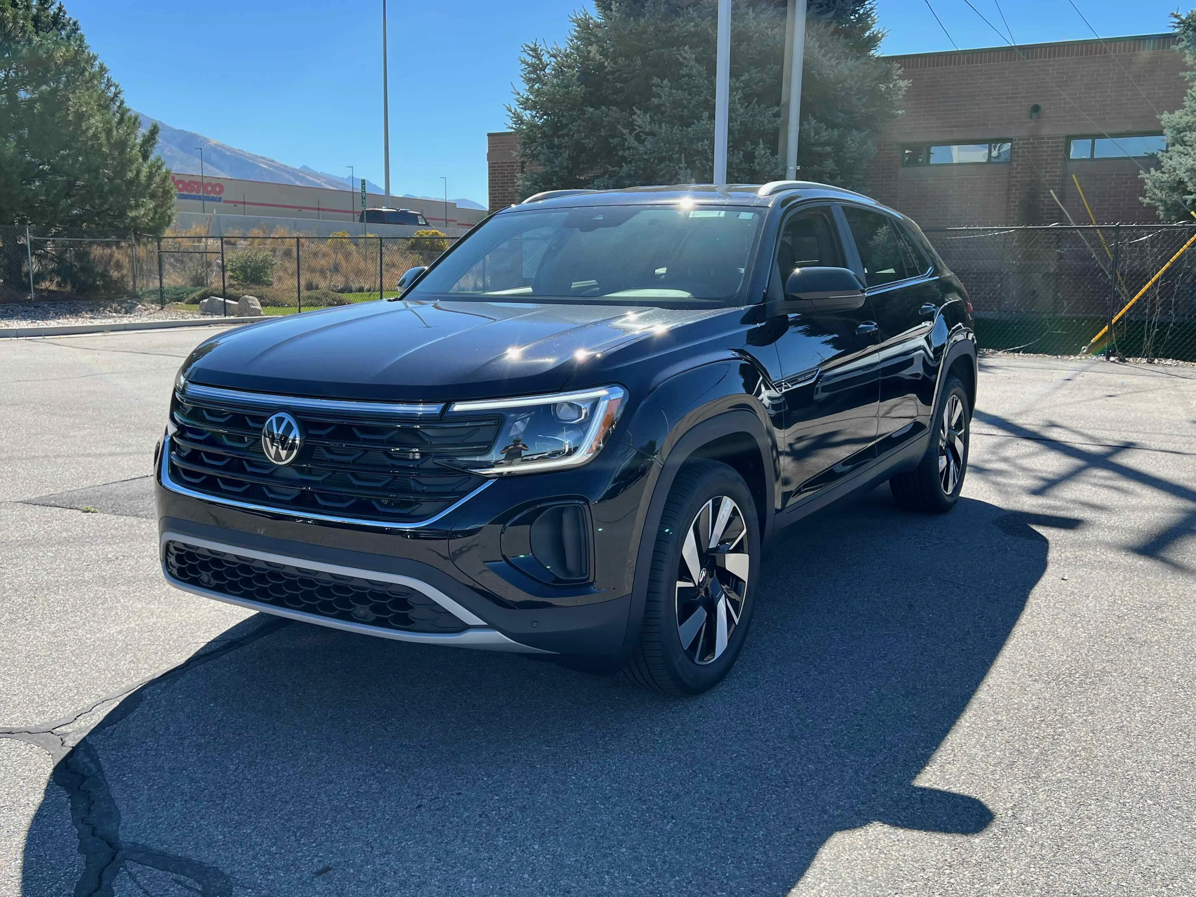 New 2026 Deep Black Volkswagen 2.0T SE w/Technology image 5