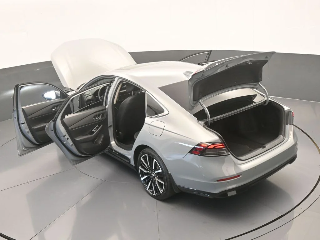 Used 2024 Solar Silver Metallic Honda Touring image 63