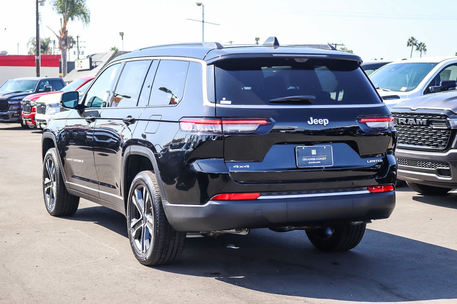 New 2027 High-Gloss Black Paint Jeep Limited image 6