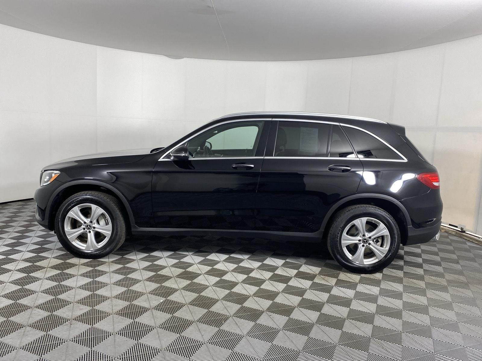 Used 2018 Obsidian Black Metallic Mercedes-Benz GLC 300 image 11