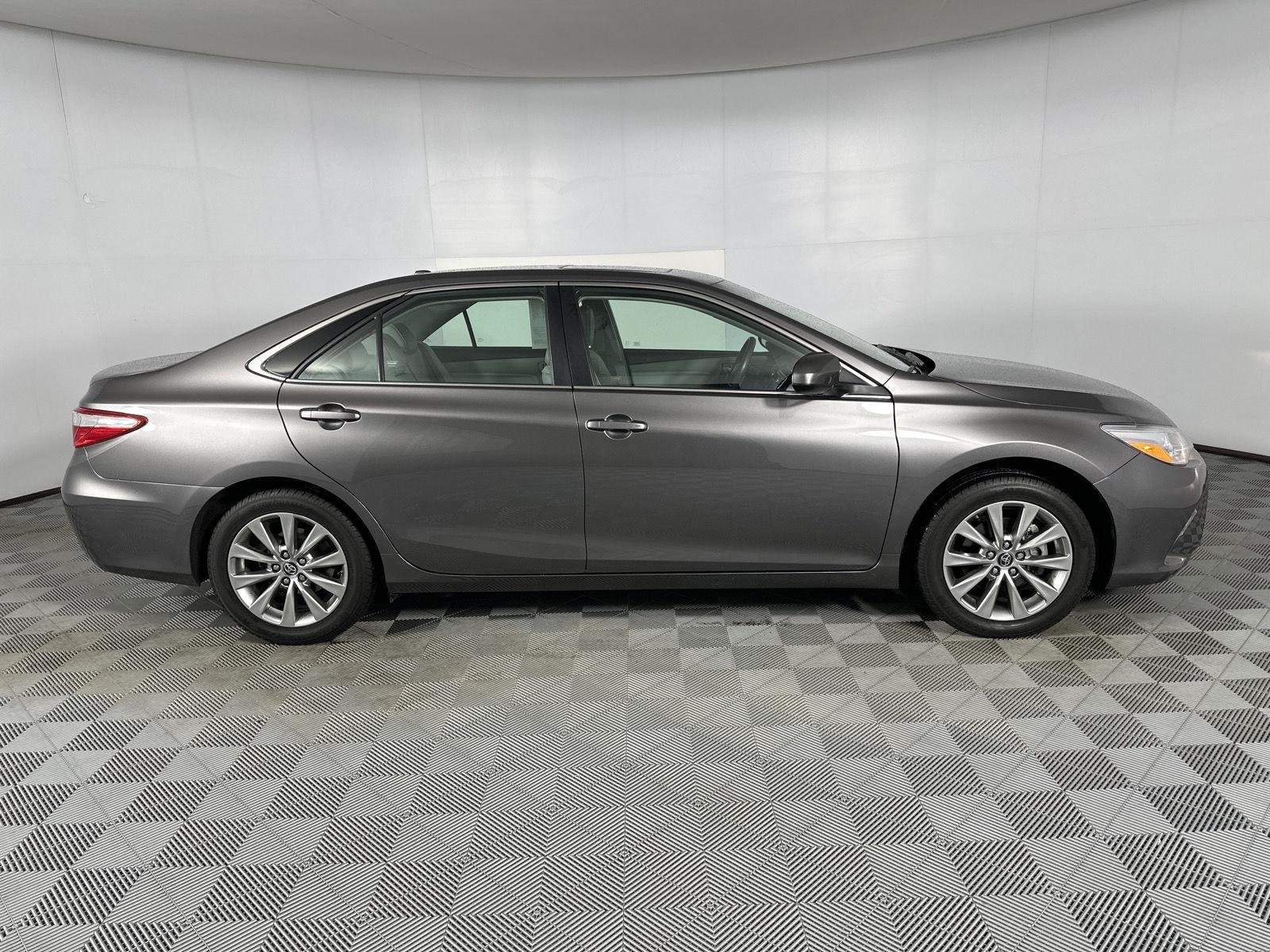 Used 2017 Predawn Gray Mica Toyota XLE image 8