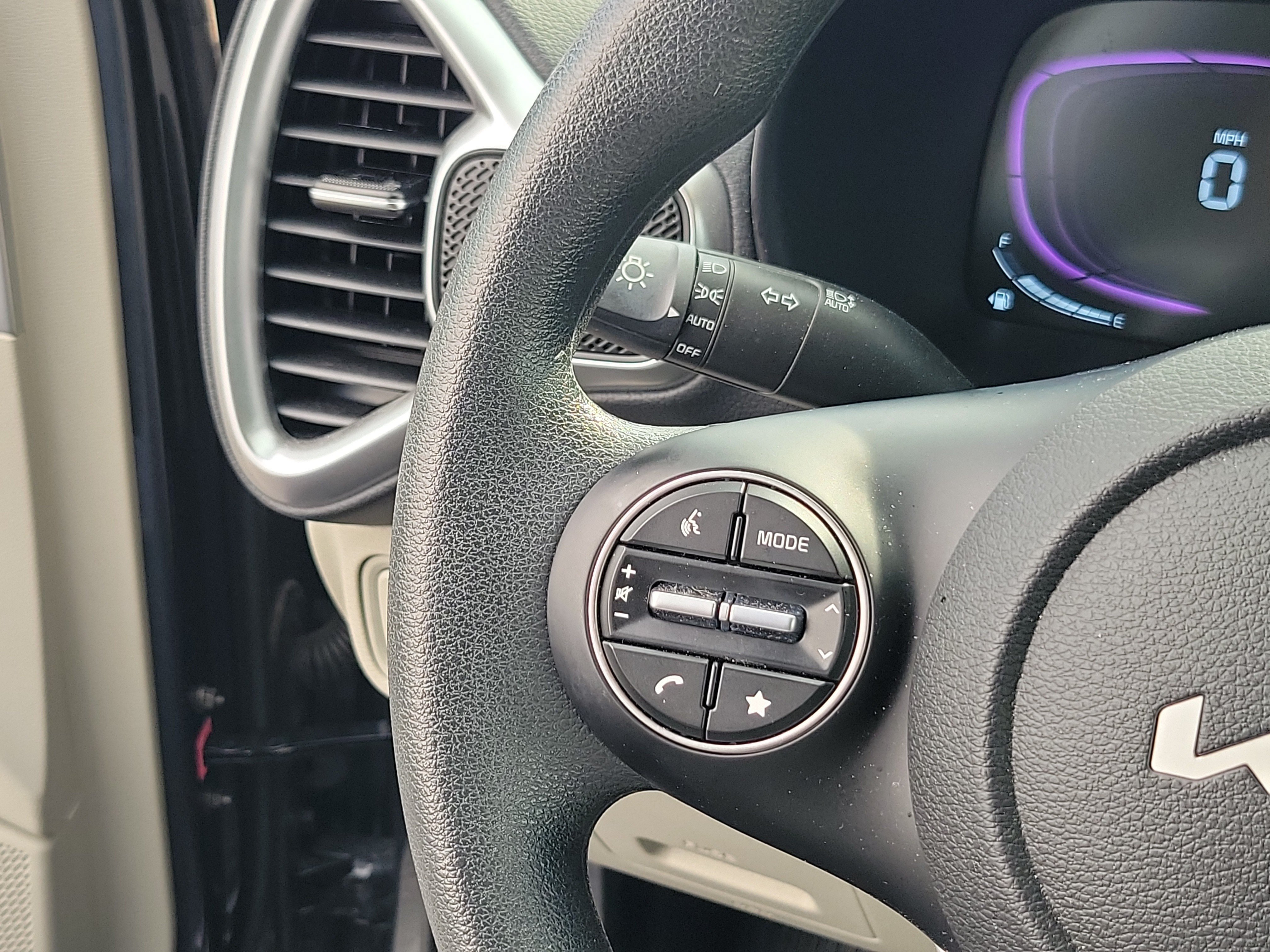 Used 2025 Gravity Gray Kia LX image 21