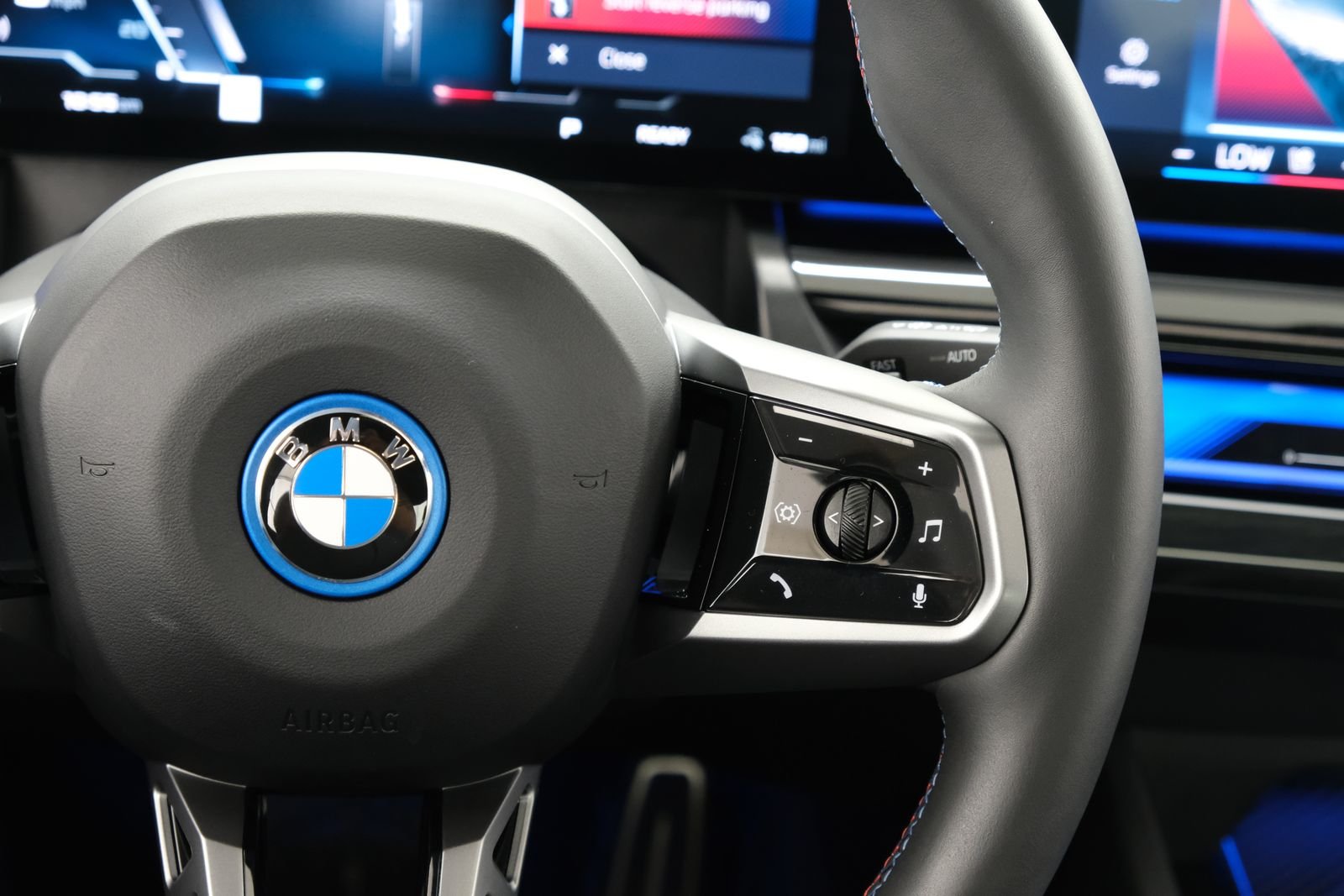 2025 BMW i5 M60 - Photo 13