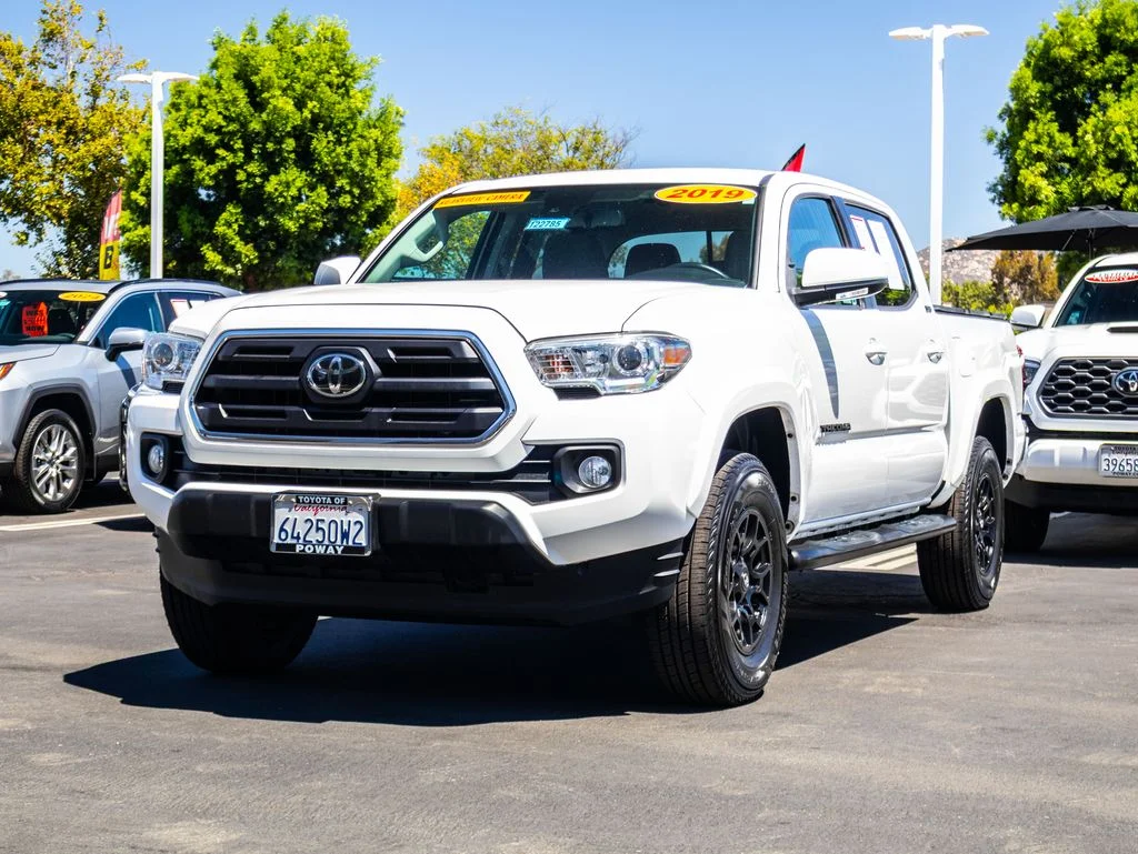 Used 2019 White Toyota SR5 image 3