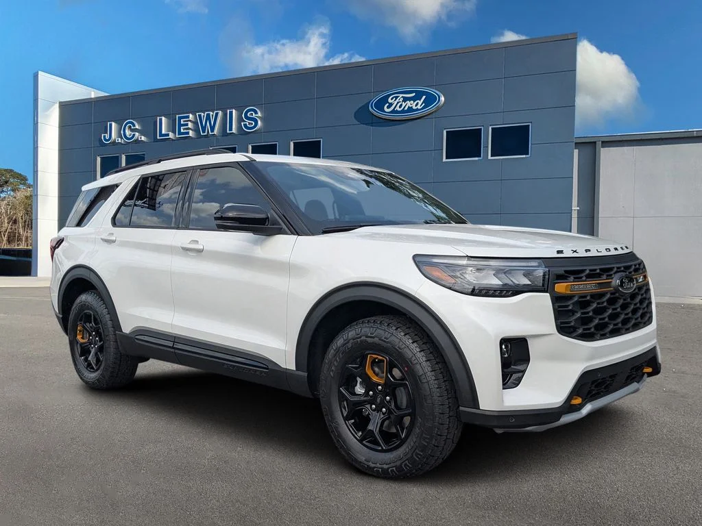 New 2026 Star White Metallic Tri-Coat Ford Tremor image 1