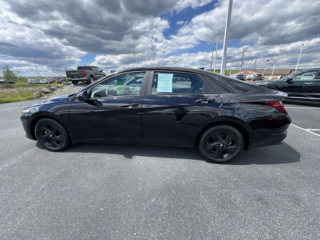 Certified Used 2023 Black Hyundai SEL image 5