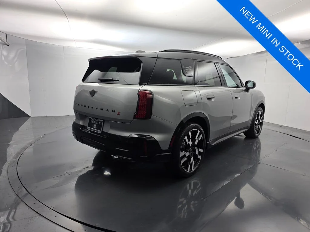 New 2027 Silver MINI Iconic image 4
