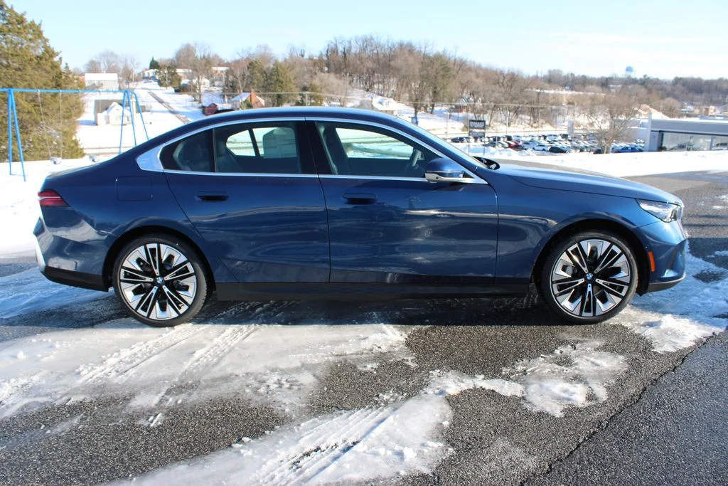 2026 BMW 5 Series 530i - Photo 9