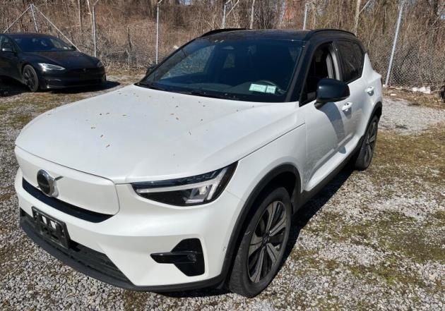 2023 Volvo XC40 Plus